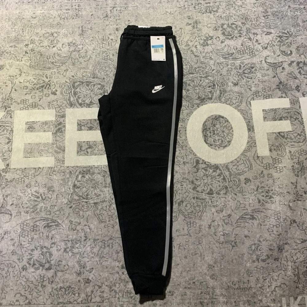 Nike Mens Sportswear Joggers‎ Size M Black Fleece Reflective Stripe FZ0762-010